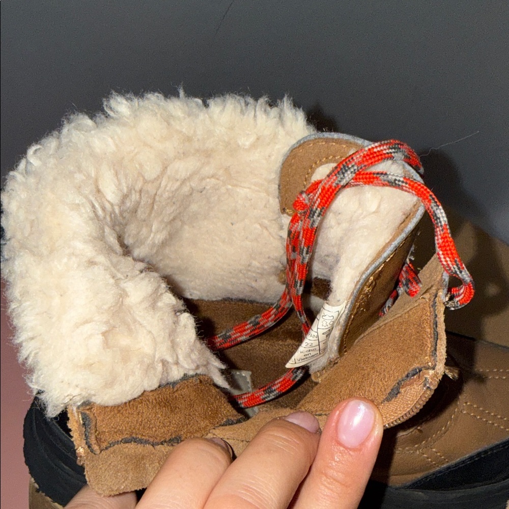 UGG Kids Brown & Black Shearling-Trim Lace-Up Boots with Red Accents - Picture 8 of 15